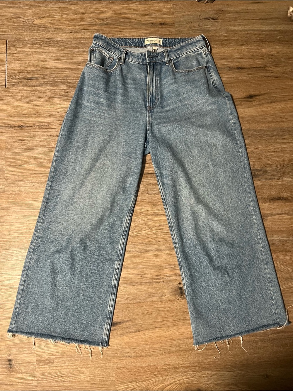 Abercrombie & Fitch Curve Love Wide-Leg Crop Jeans